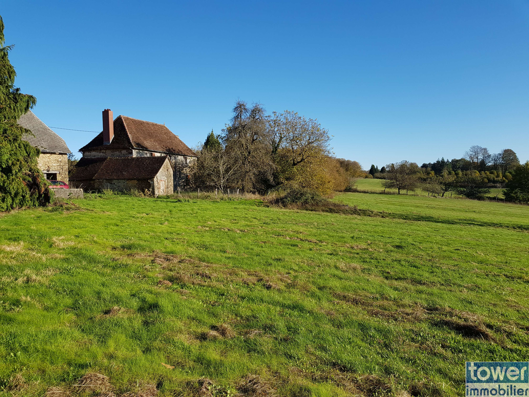 vente CORPS de FERME avec terrain de 1 hectare environ