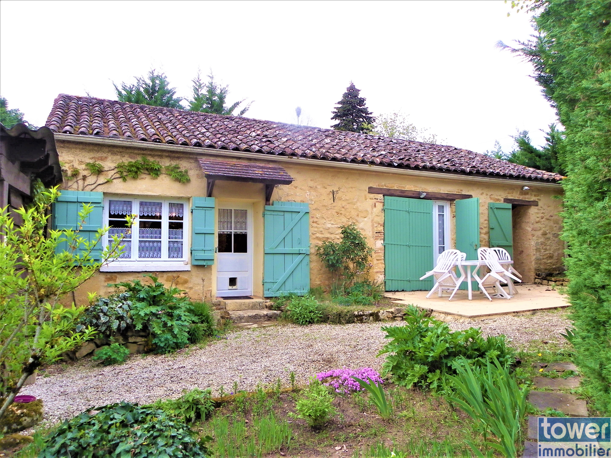 vente VIAGER avec parties LIBRES (2 maisons) et OCCUPEE (1 maison)