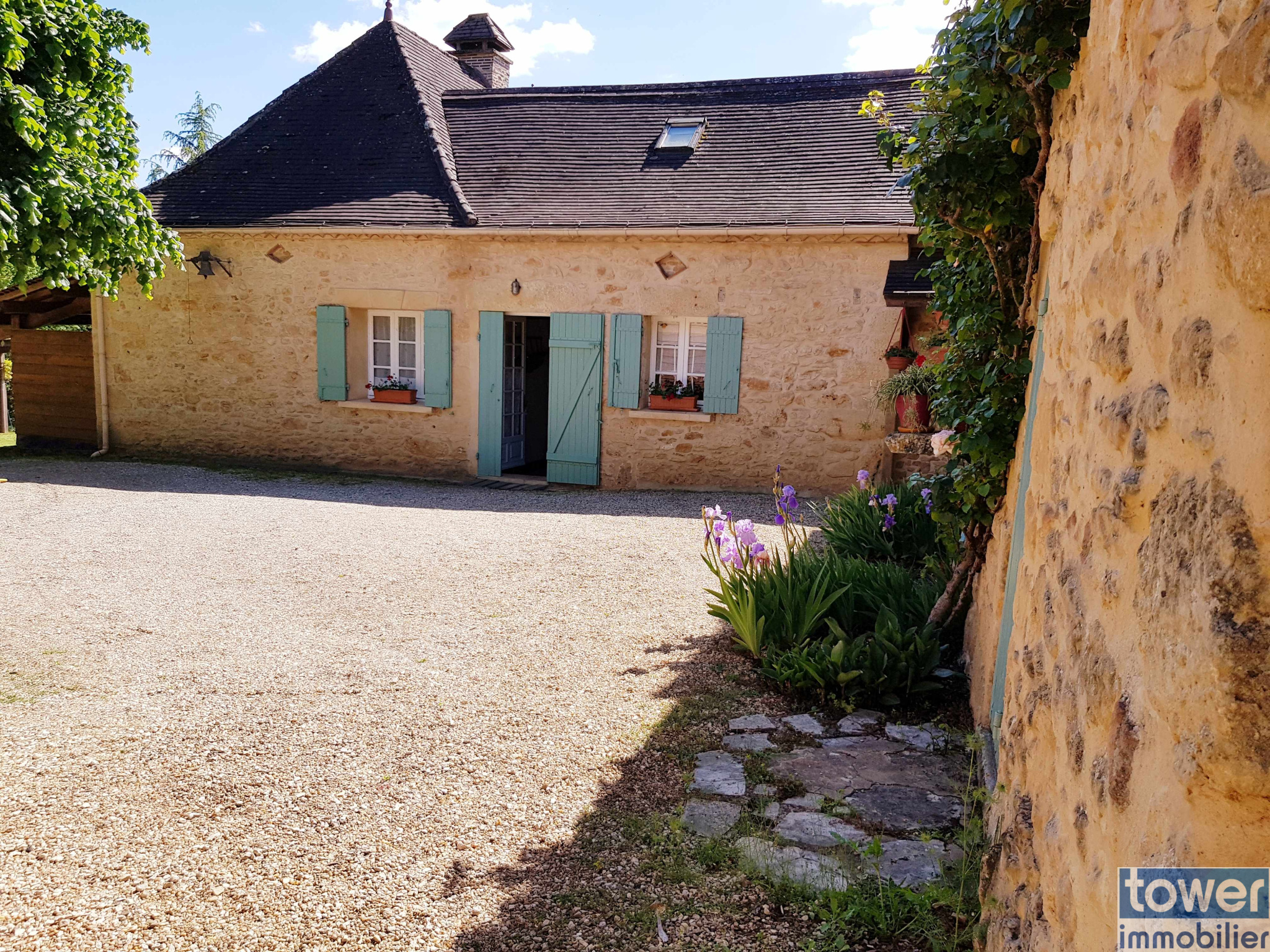 vente VIAGER avec parties LIBRES (2 maisons) et OCCUPEE (1 maison)