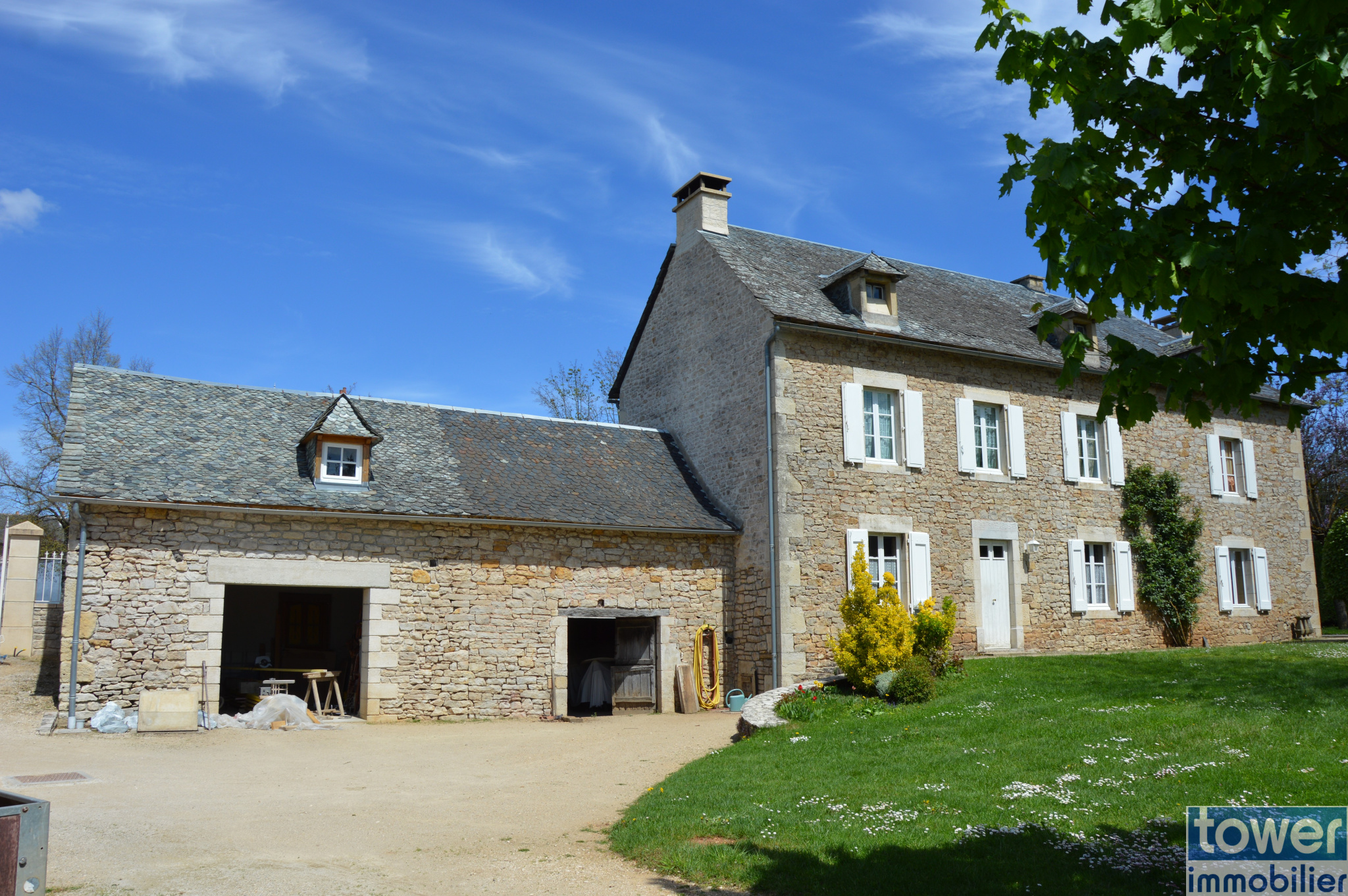 Vente PLEIN CENTRE VILLE DE BOZOULS