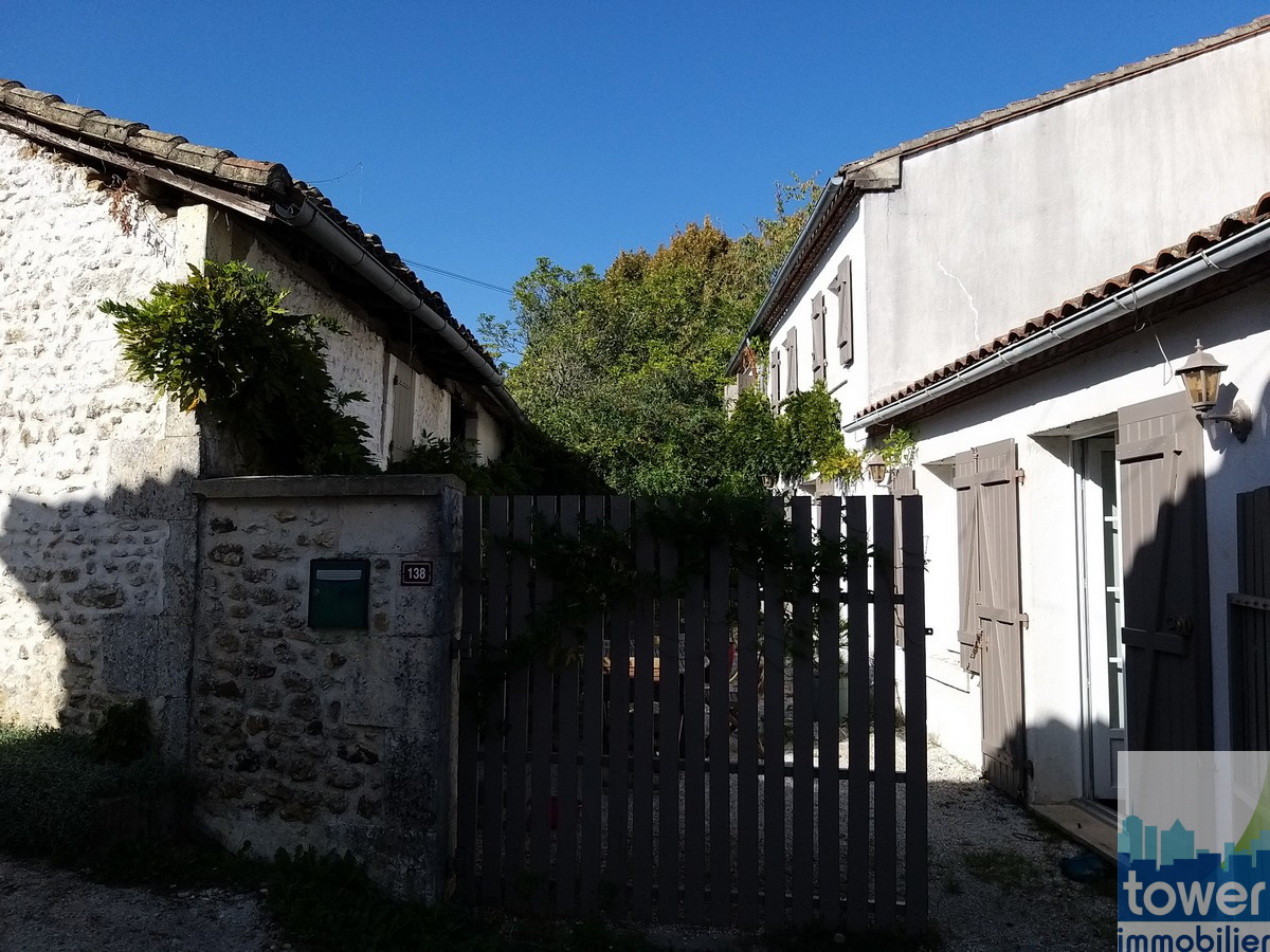 Maison proche de Rougnac en Charente - Entrée de la propriété