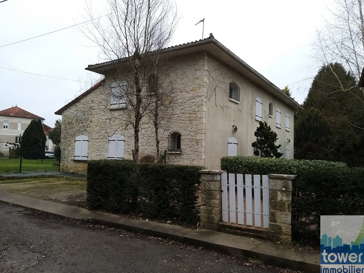 Maison à vendre à Montbron située à 10 mn de la Dordogne