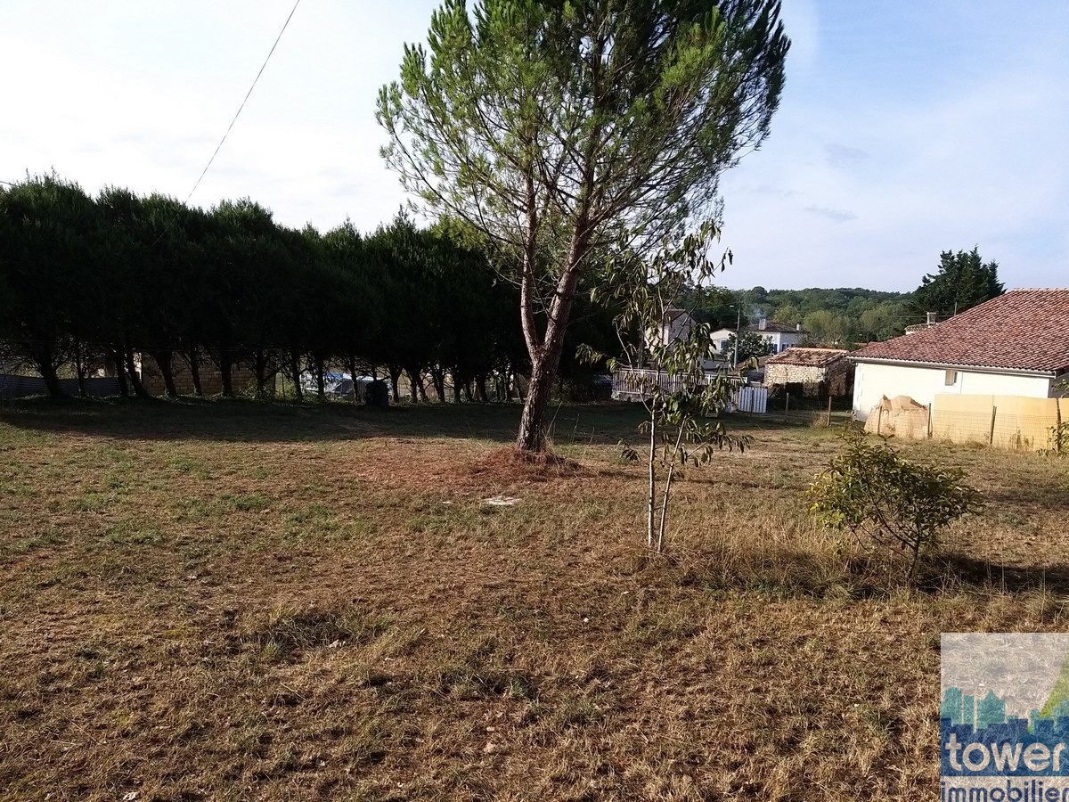 Terrain à bâtir commune de Garat situé à proximité de la commune de Dirac